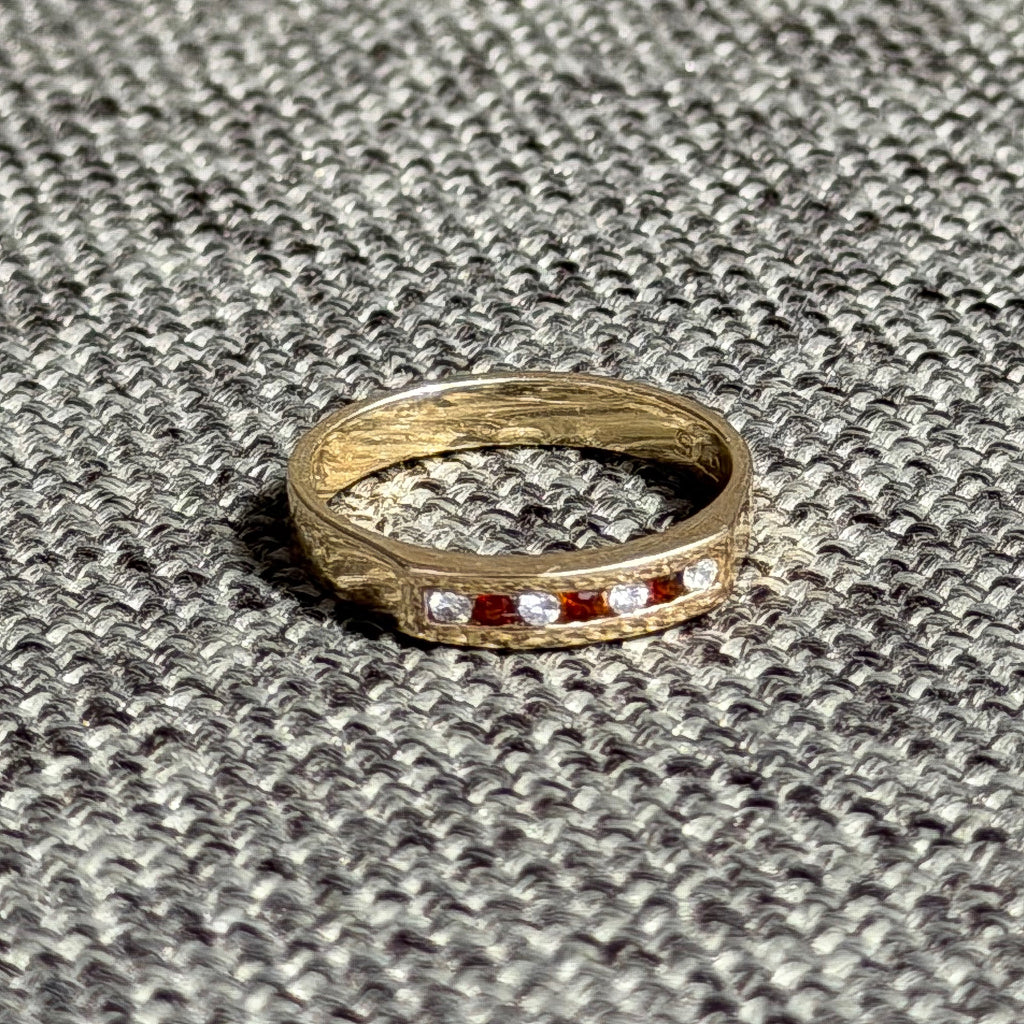 4 DIAMOND, 3 GARNET, 9CT SOLID GOLD RING