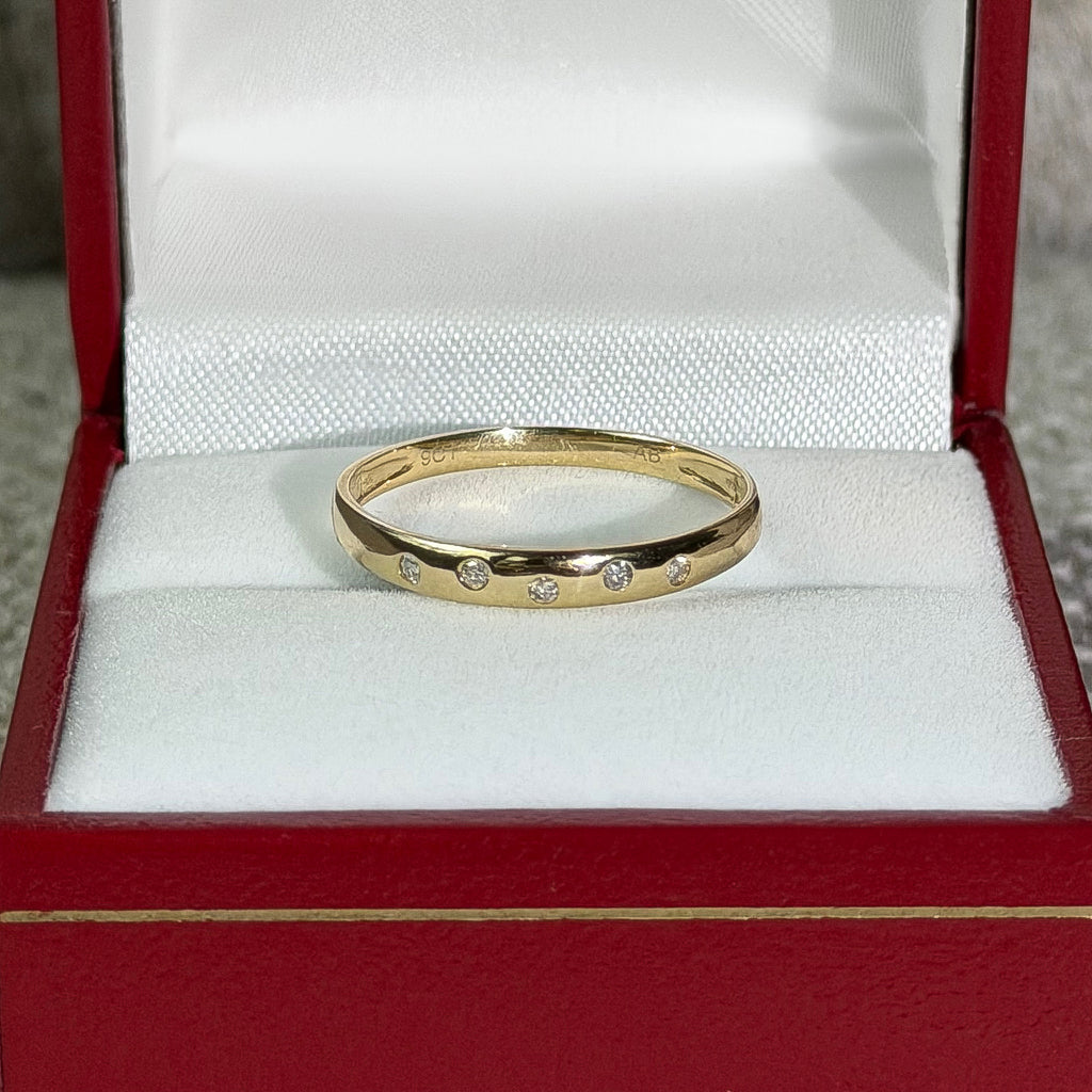 5 DIAMOND, 9CT SOLID GOLD RING