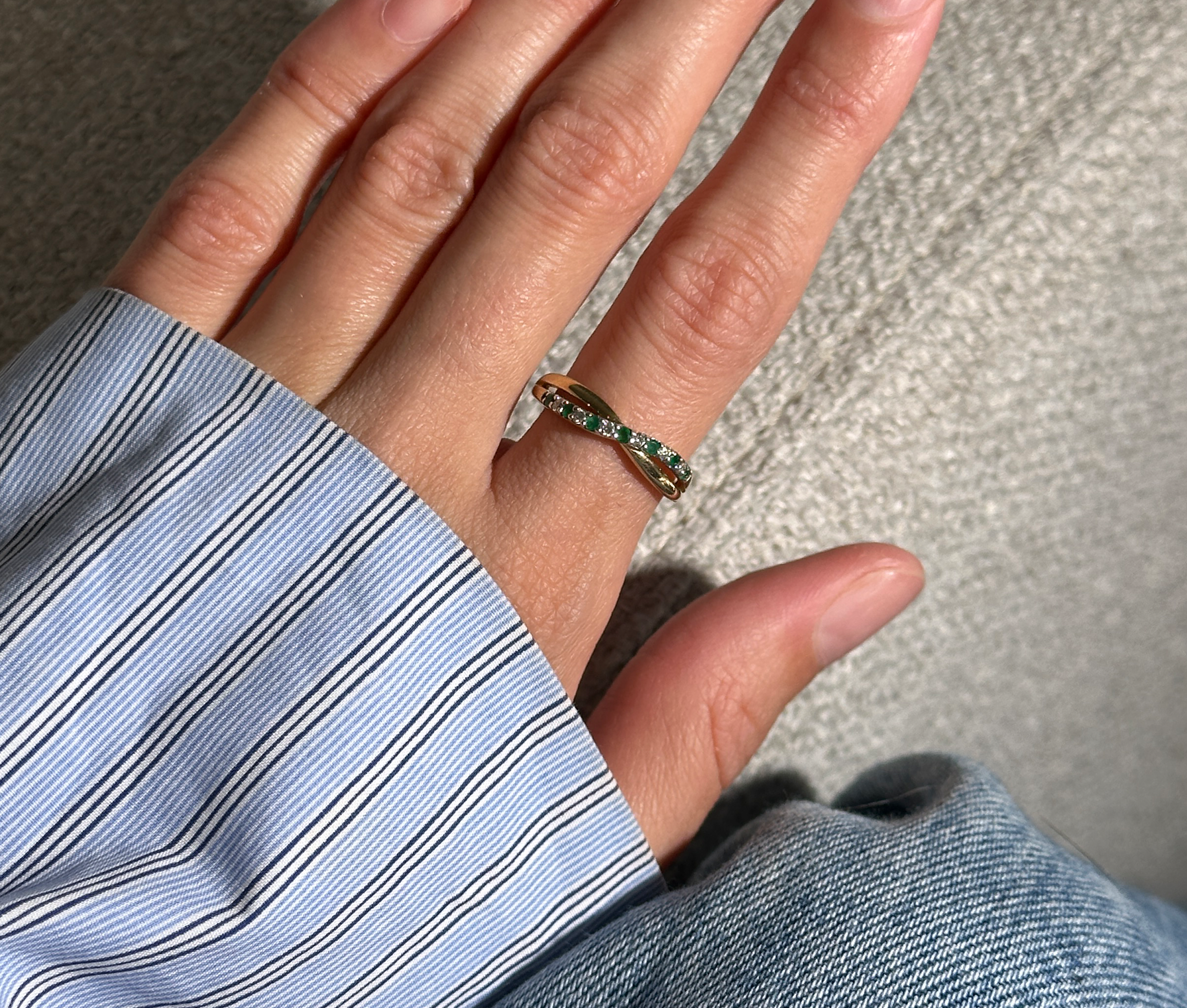 The Arna: 7-Emerald 6-Diamond Solid Gold Ring