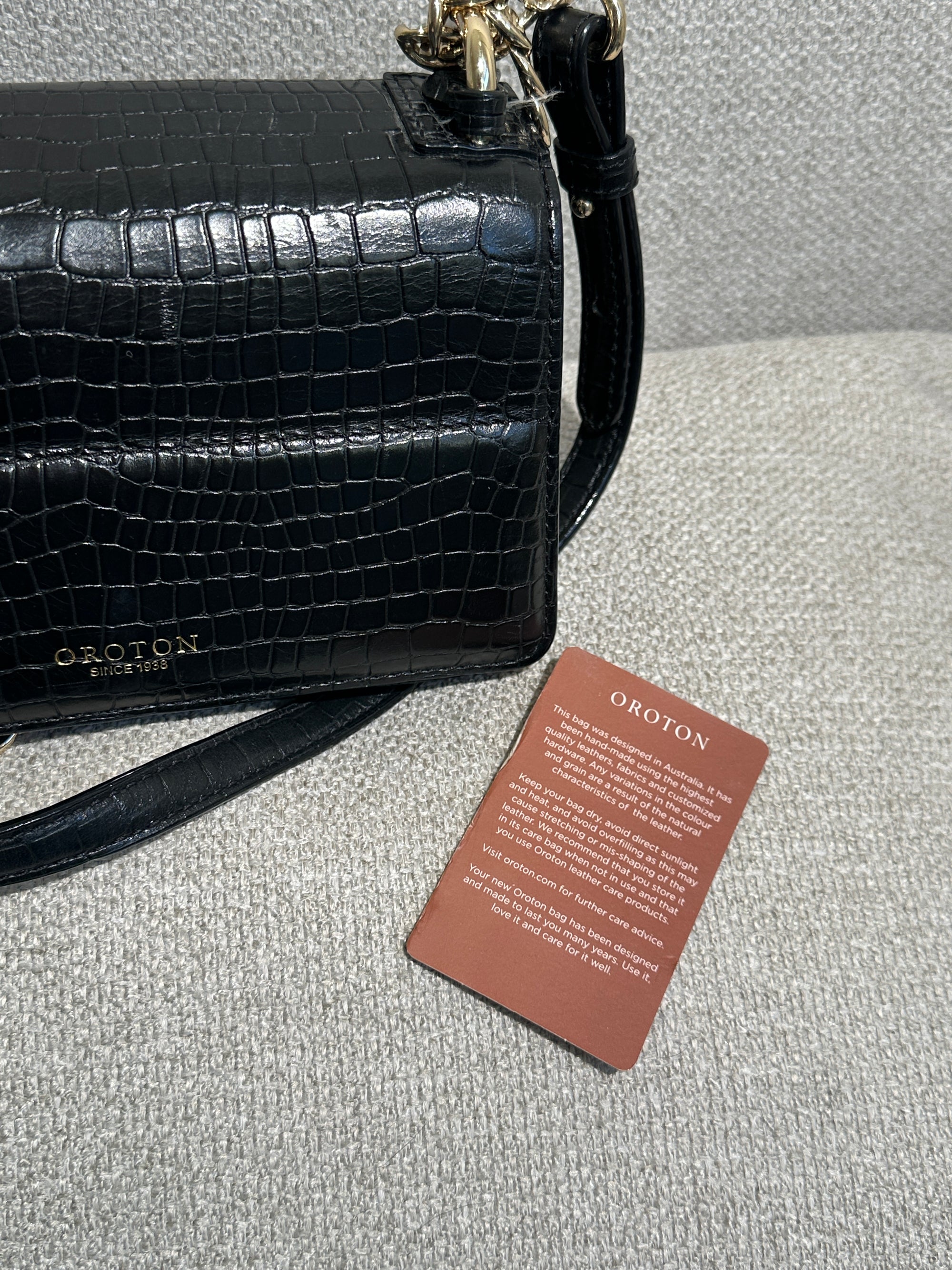 The Mary: Leather Oroton Handbag