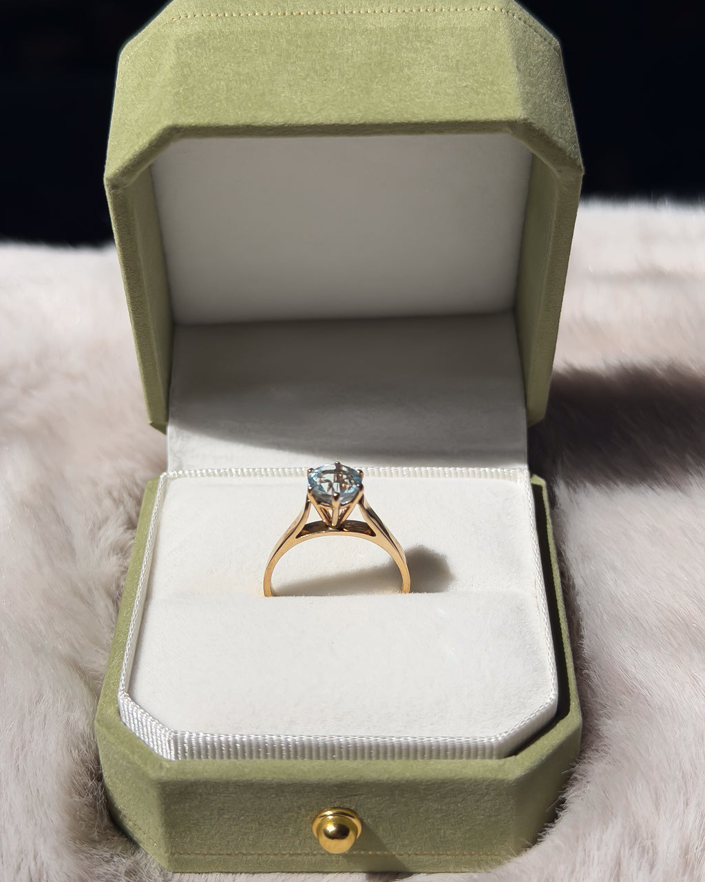 Natural Blue Topaz Solitaire Vintage Ring | 9ct Solid Gold
