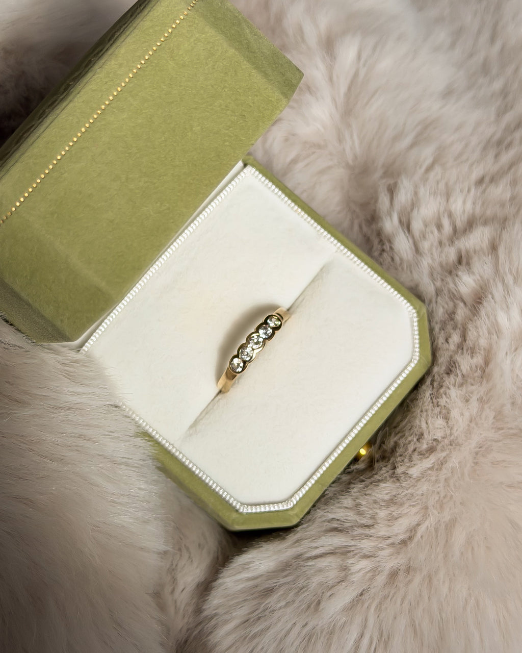 Rub-Over Set CZ Vintage Ring | 9ct Solid Gold