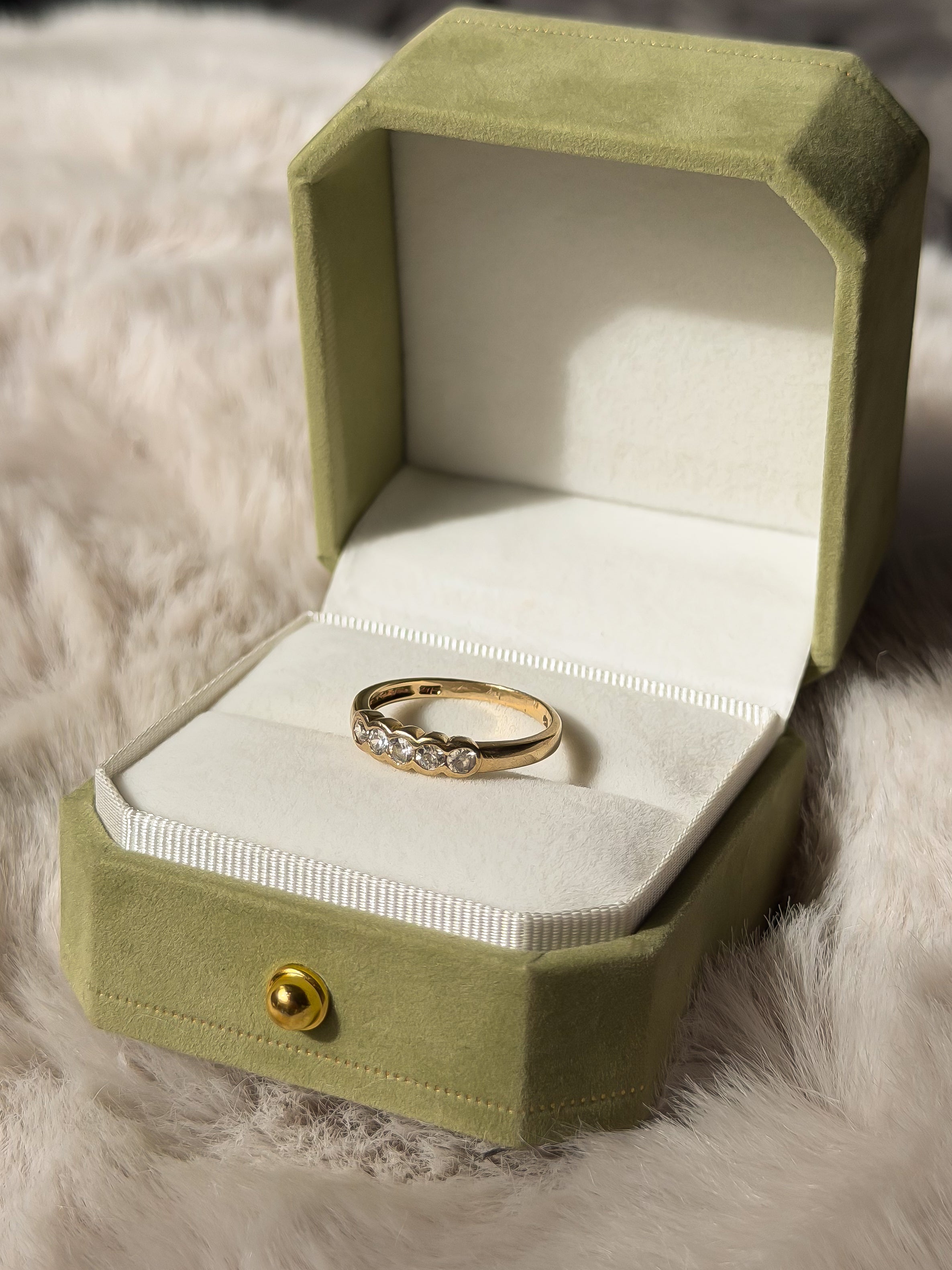 Rub-Over Set CZ Vintage Ring | 9ct Solid Gold
