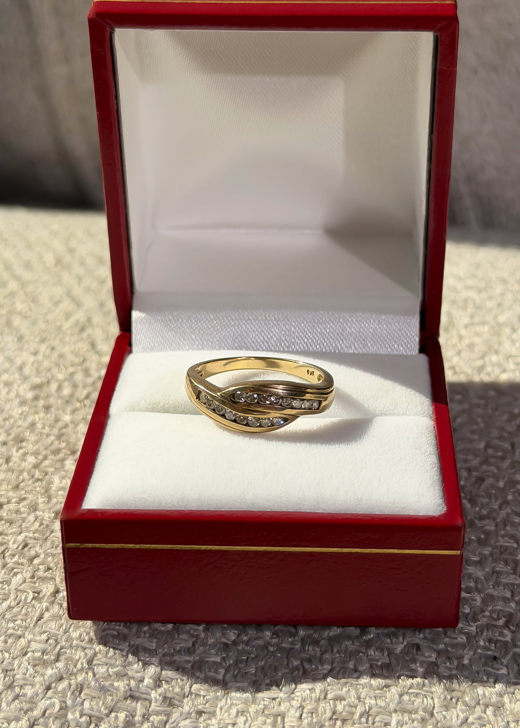 Natural 16 Diamond Solid Gold Ring