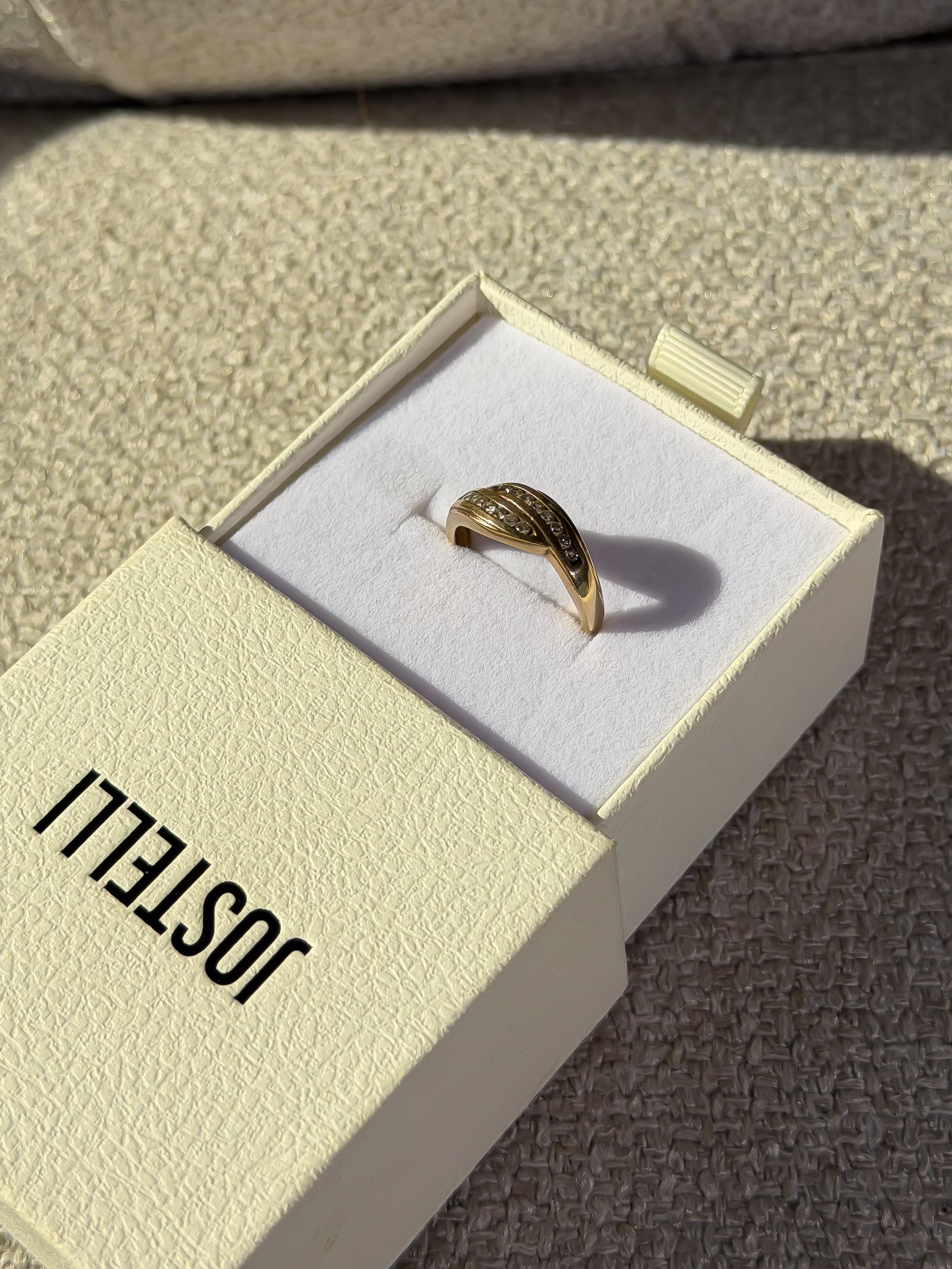 Natural 16 Diamond Solid Gold Ring