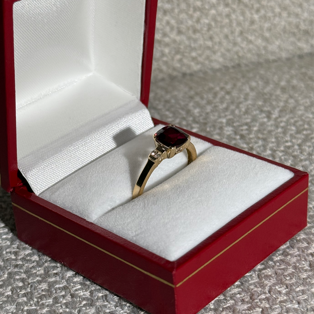 The Ruby Stone Solid Gold Ring with 4 Diamonds