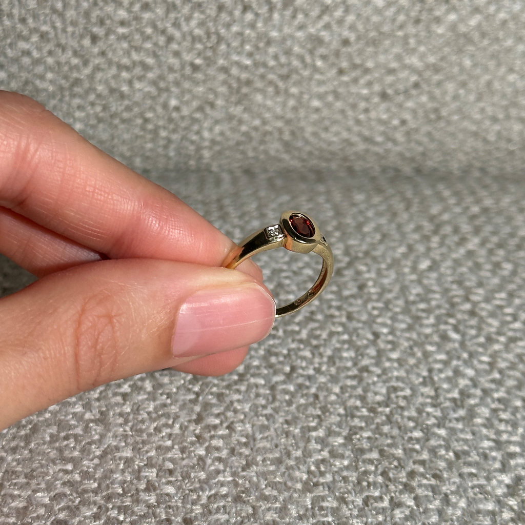 The Lucia: Garnet Stone Solid Gold Diamond Ring