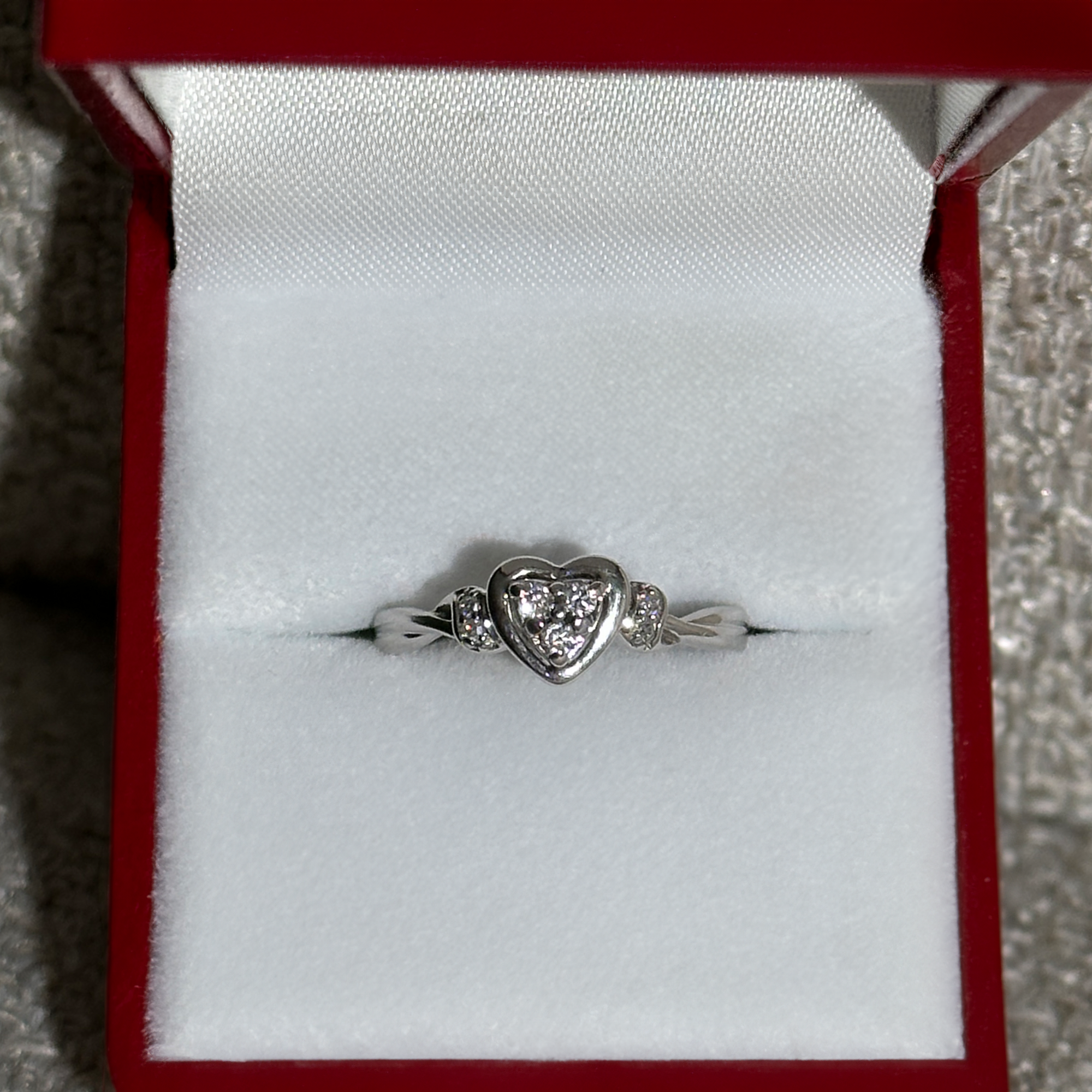 The Harper: 7-Diamond Heart White Gold Ring