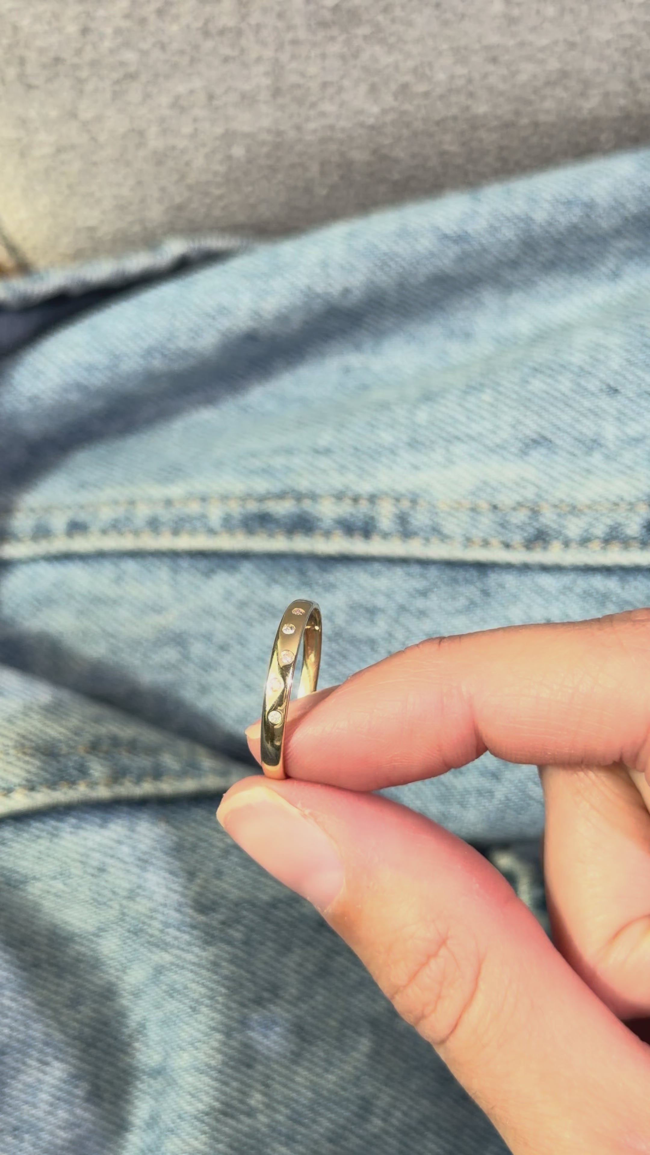 5 DIAMOND, 9CT SOLID GOLD RING