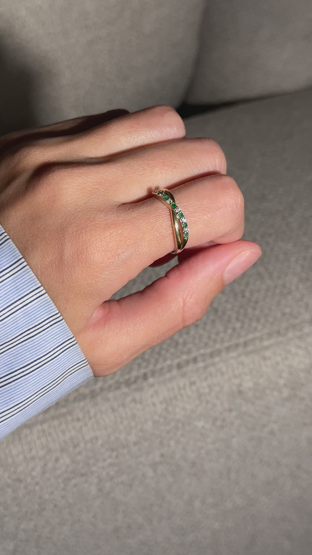 The Arna: 7-Emerald 6-Diamond Solid Gold Ring