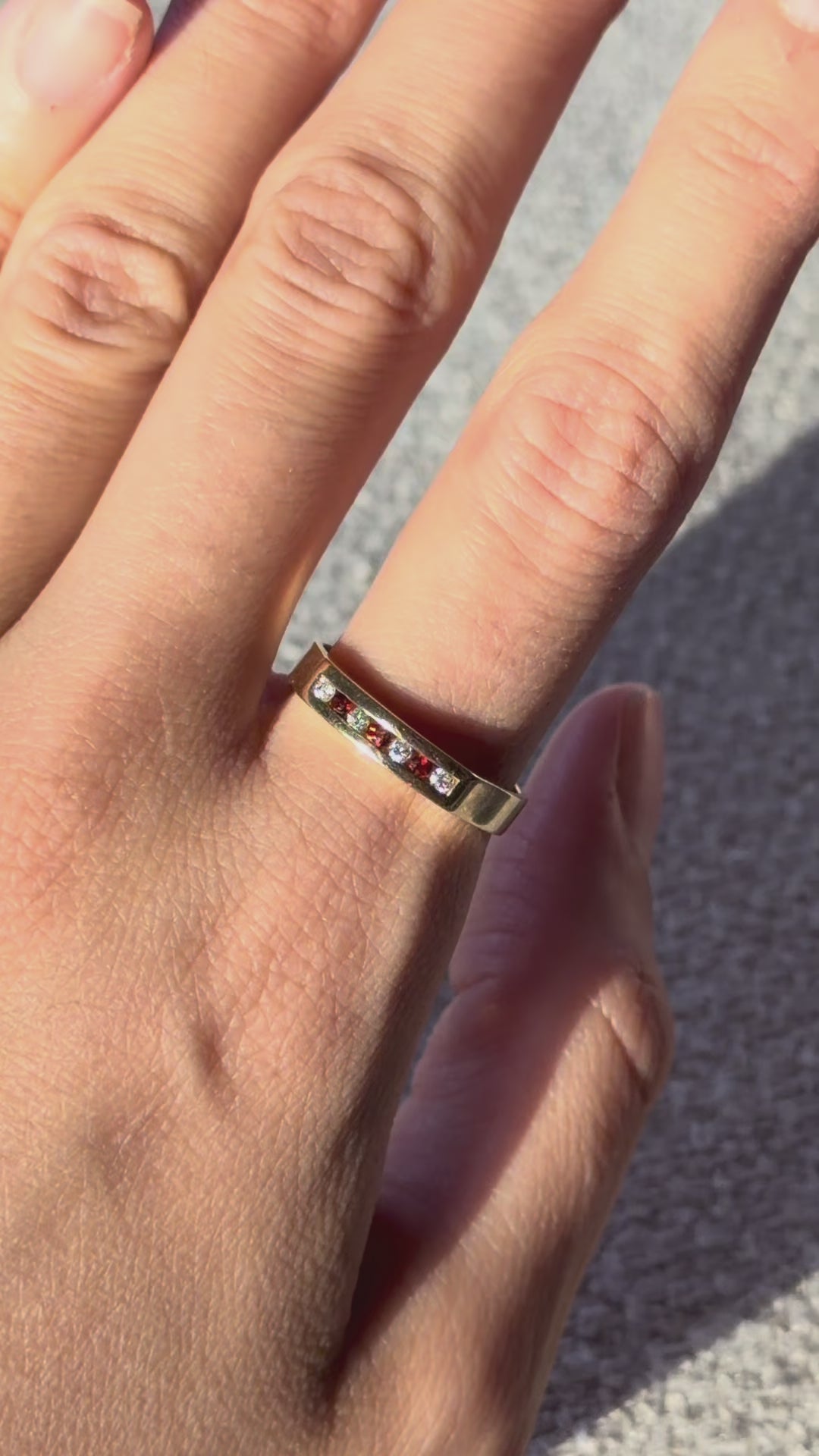 4 DIAMOND, 3 GARNET, 9CT SOLID GOLD RING