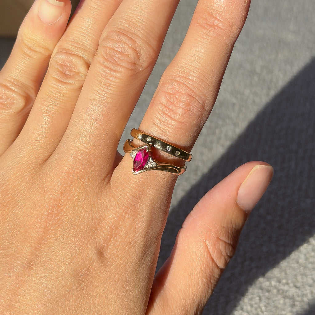 6 DIAMOND, CREATED RUBY, 10CT SOLID GOLD RING