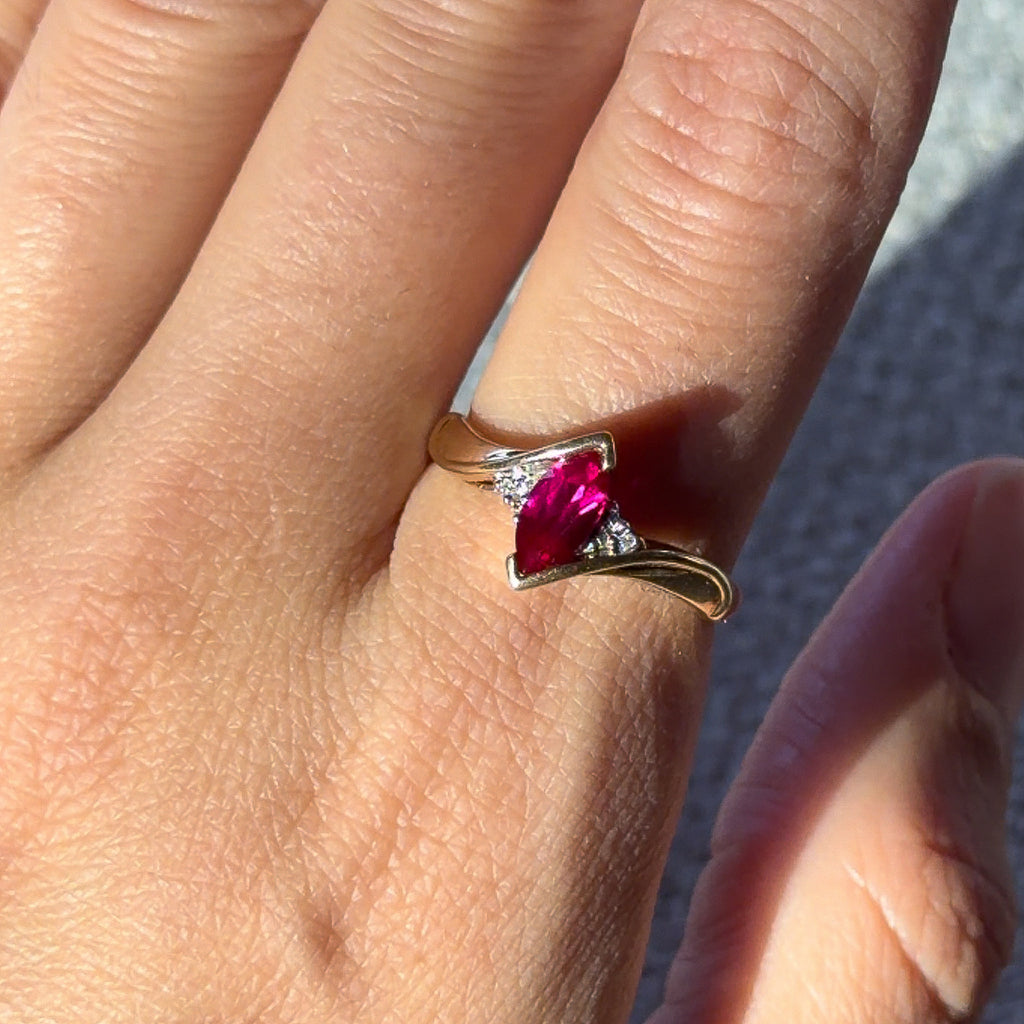 6 DIAMOND, CREATED RUBY, 10CT SOLID GOLD RING