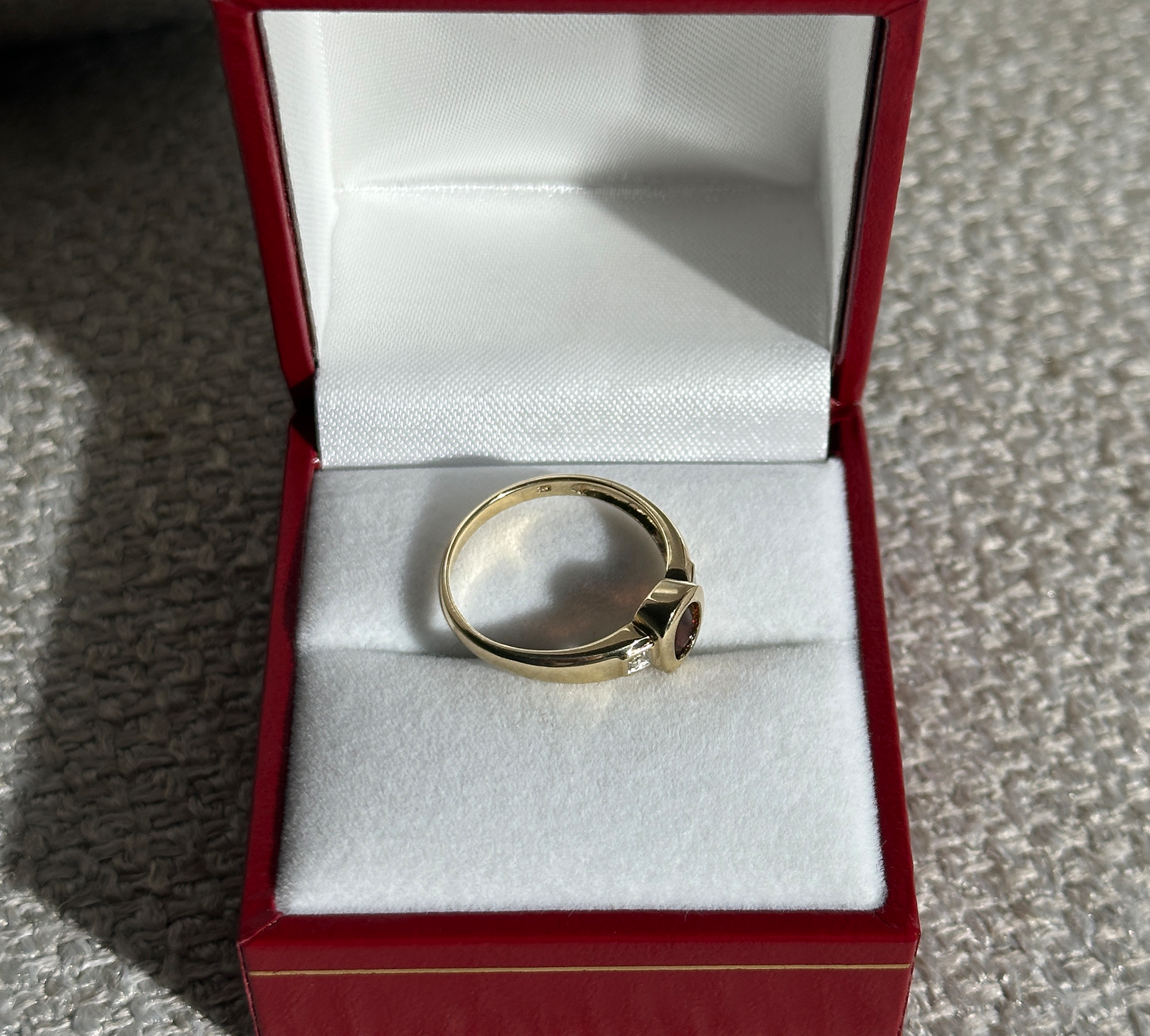 The Lucia: Garnet Stone Solid Gold Diamond Ring