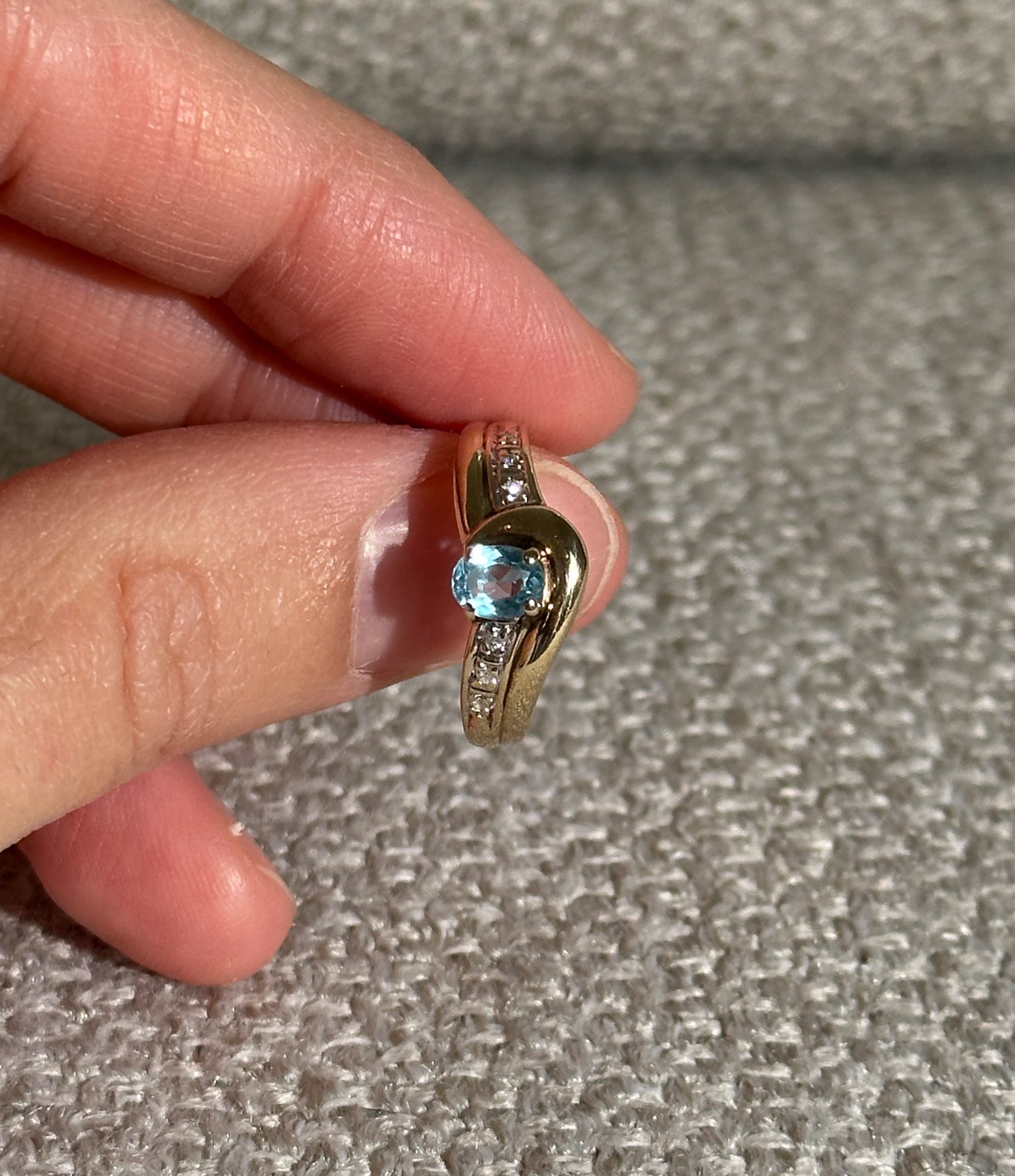 The Topaz Stone Solid Gold 6-Diamond Ring