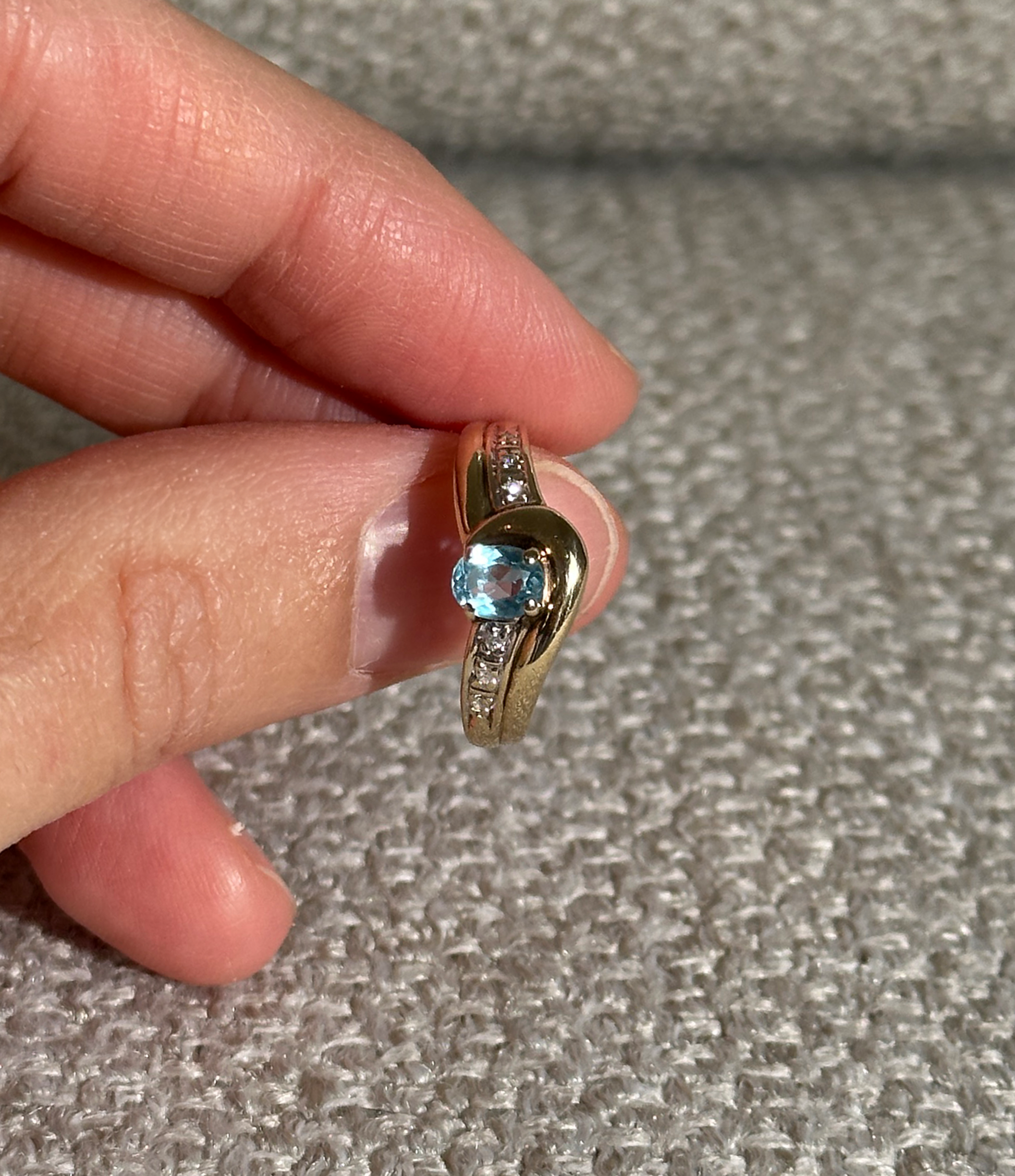 The Topaz Stone Solid Gold 6-Diamond Ring