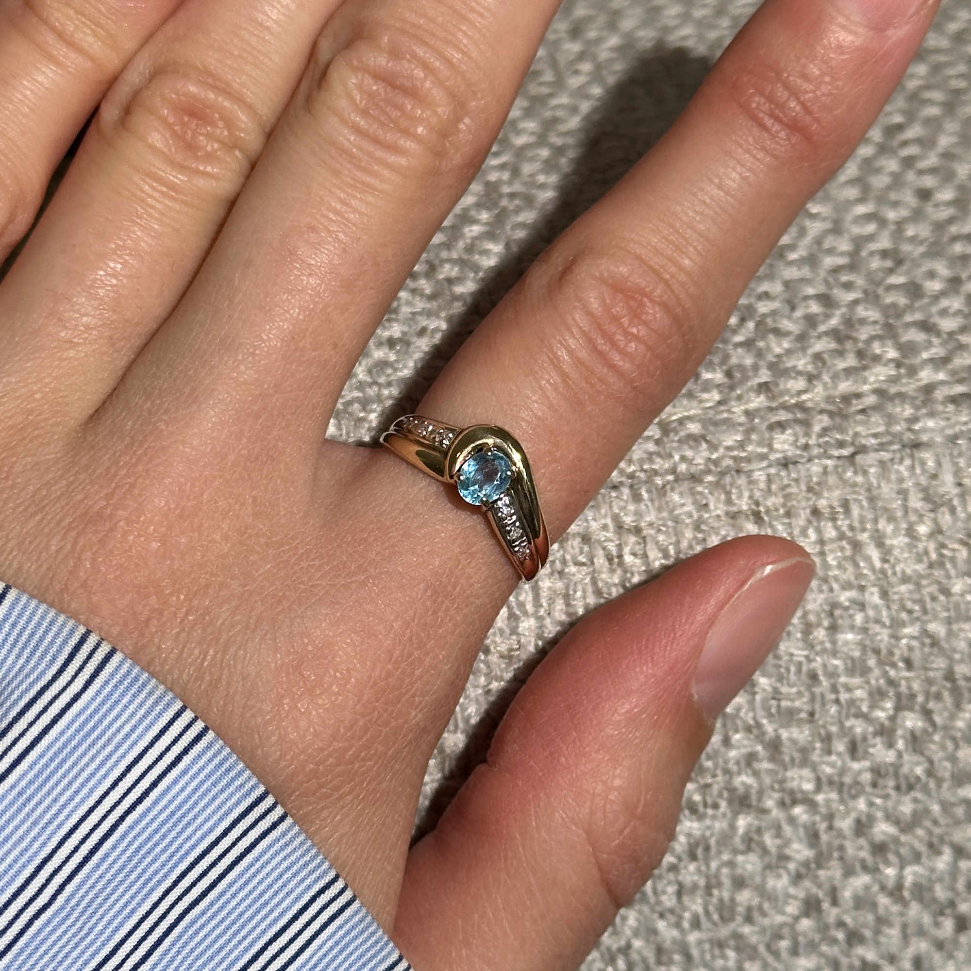 The Topaz Stone Solid Gold 6-Diamond Ring