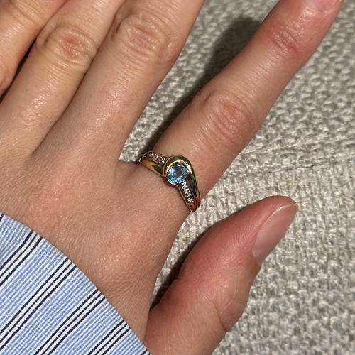 The Topaz Stone Solid Gold 6-Diamond Ring